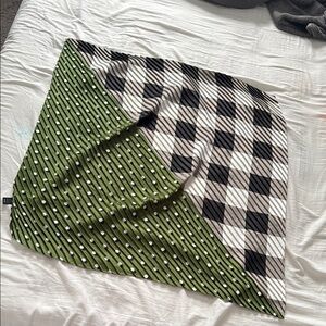 Women's Pleated Scarf - Green